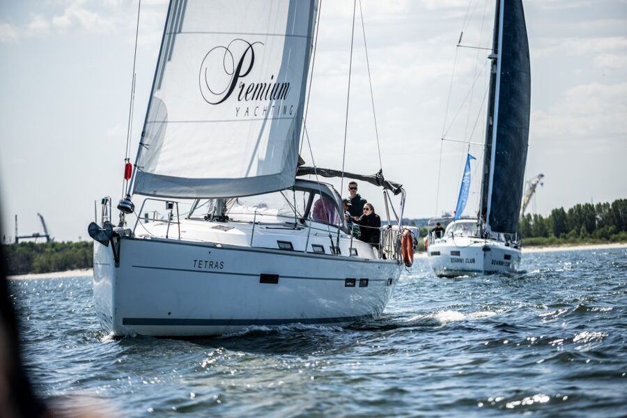 Sopot: Yacht Cruise Around the Bay with Welcome Drink - Booking advice and cancellation flexibility
