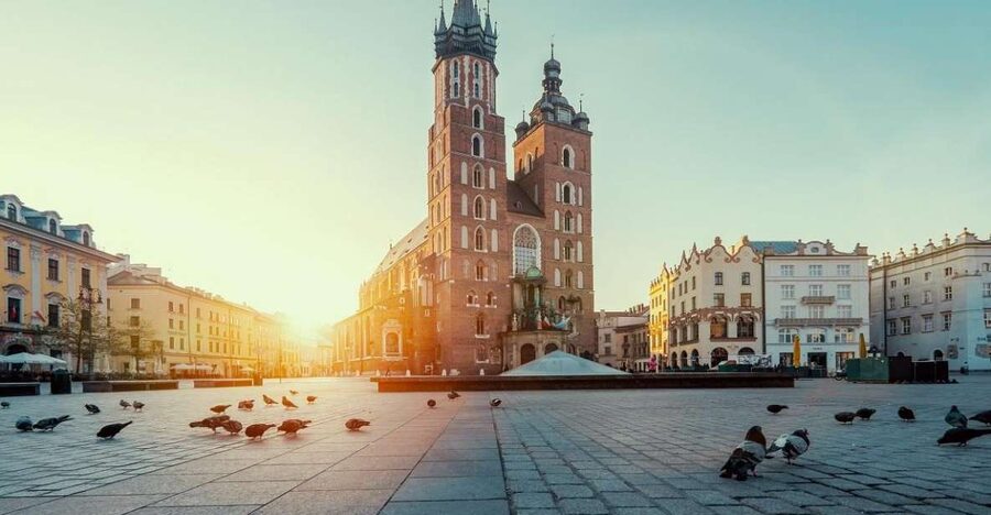 St. Mary's Basilica and more - a short walk with a guide - Key details to know before booking