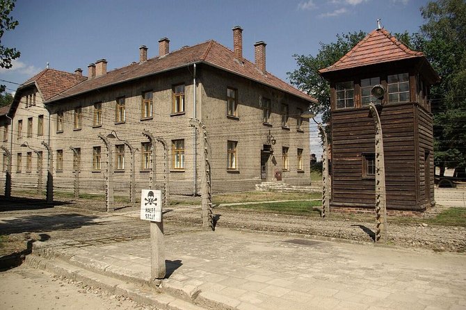 Super Saver: Auschwitz Birkenau & Wieliczka Salt Mine - Guide with Hotel Pickup - The drivers can make or break the day