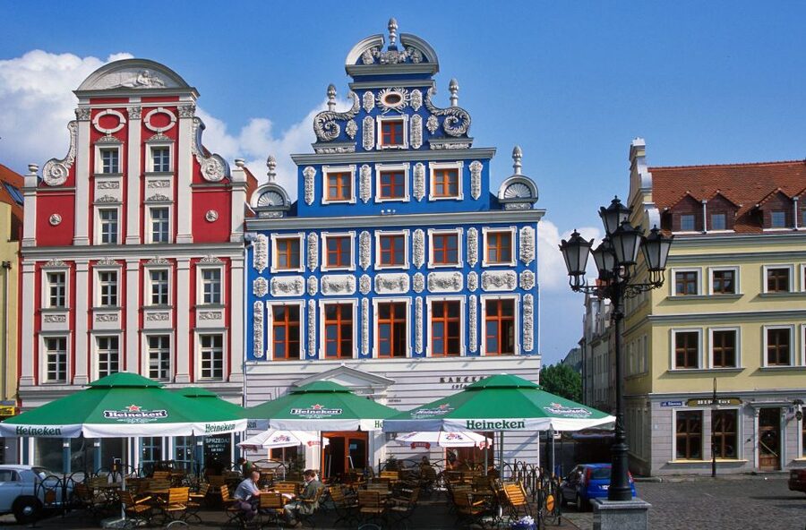 Szczecin: Old Town Highlights Private Walking Tour - What The Guide Adds To The Experience