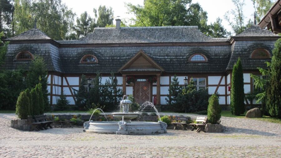 Szymbark: Kashubian Switzerland 5-Hour Private Tour - Who will enjoy this private excursion?