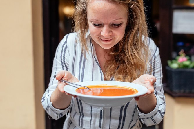The 10 Tastings of Krakow With Locals: Private Food Tour - Rynek Glowny: food with city highlights