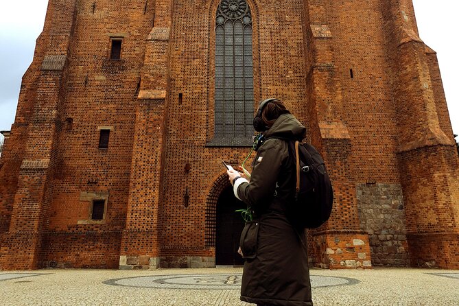 The Birthplace of Poland: A Self-Guided Audio Tour of Poznań - Śródka’s independent past and famous mural