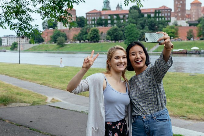 The Heart of Krakow: Old Town & Wawel Castle Private Tour - What $87.71 per person gets you