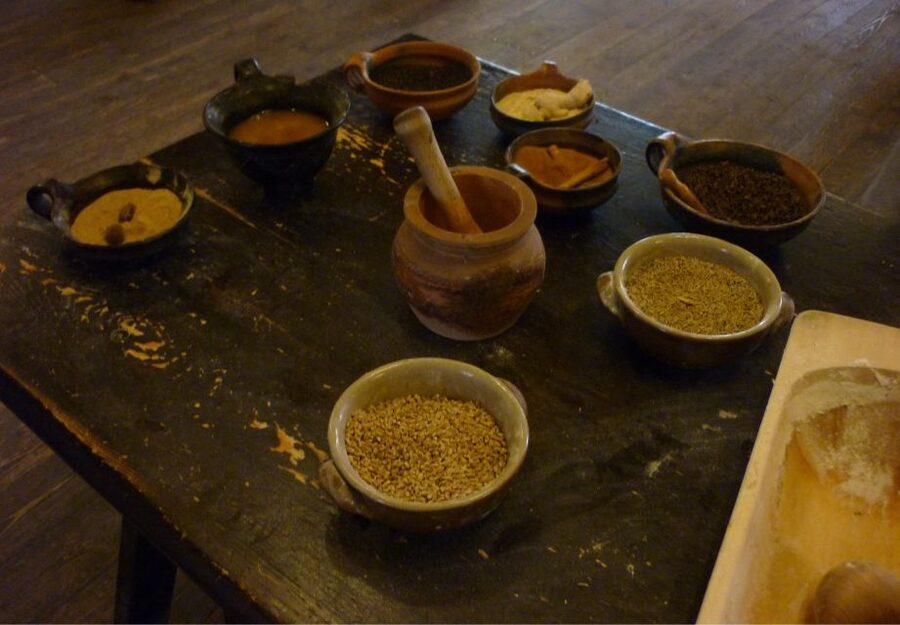 Torun Living Museum of Gingerbread and Old Town Private Walk - Should You Book the Torun Gingerbread Tour?
