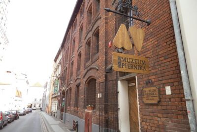 Torun Living Museum of Gingerbread and Old Town Private Walking Tour
