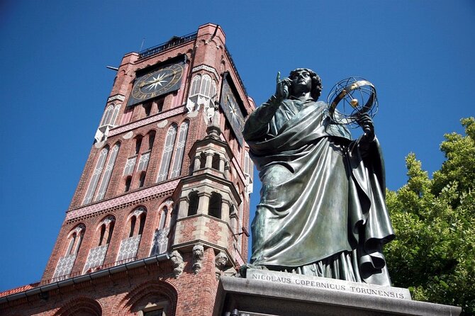 Torun Old Town Highlights Private Walking Tour - Leaning Tower and the medieval walls