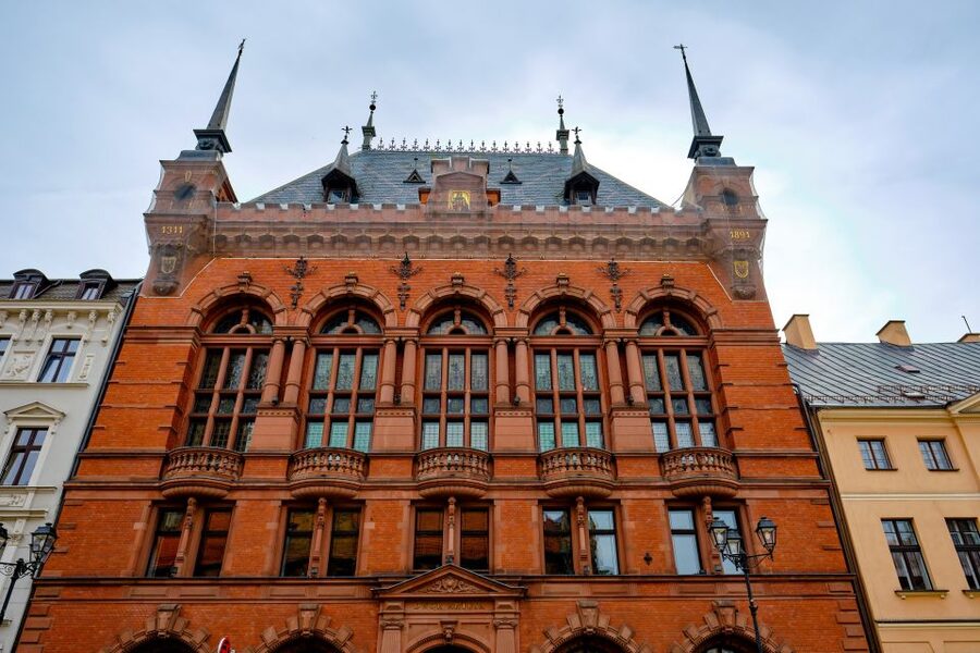 Torun: Private Walking Tour of a Medieval Town - Narrow streets and finely decorated houses