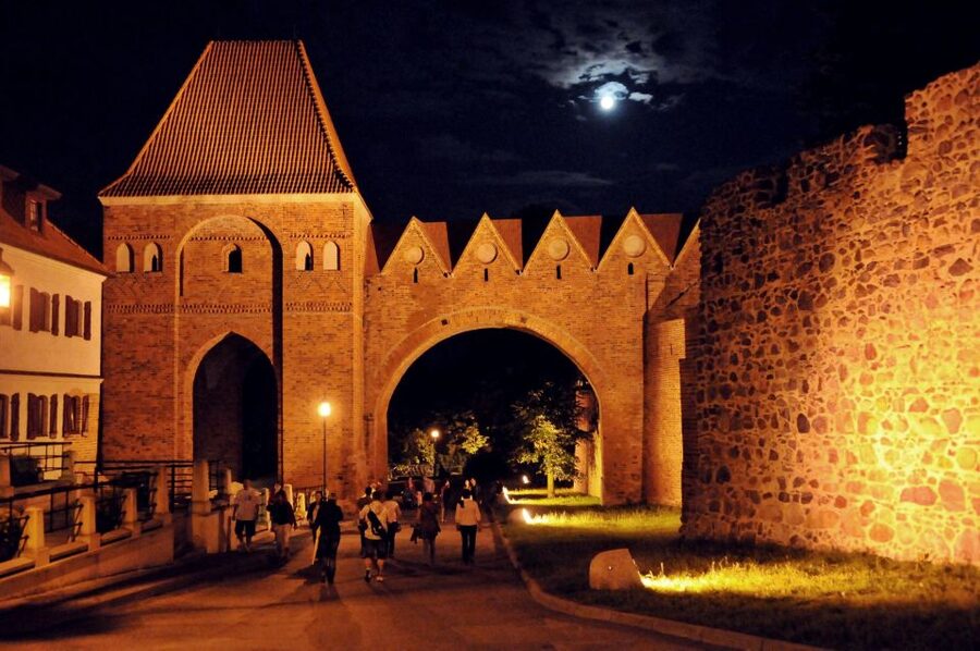 Torun: Private Walking Tour of a Medieval Town - The Old Town Hall and Toruń’s Gothic character