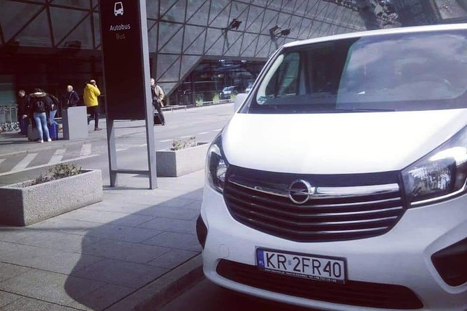 Transfer Krakow Balice Airport - Krakow City - What the private vehicle adds