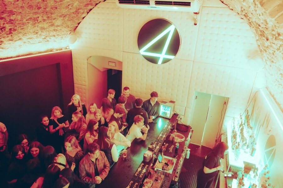 VIP Club Entry and Booth Booking - The welcome drink and first moments inside