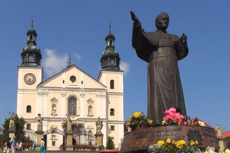 Wadowice, Kalwaria and Lagiewniki: John Paul II Tour - Clothing and Conduct at Religious Sites