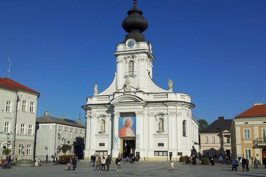 Wadowice, Kalwaria and Lagiewniki: John Paul II Tour - Wadowice: From Family Home to Future Pope
