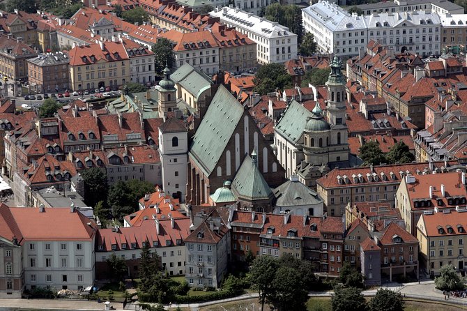 Walk through the Warsaw Old and New Town: like Phoenix from the ashes - Starting at Krakowskie Przedmiescie