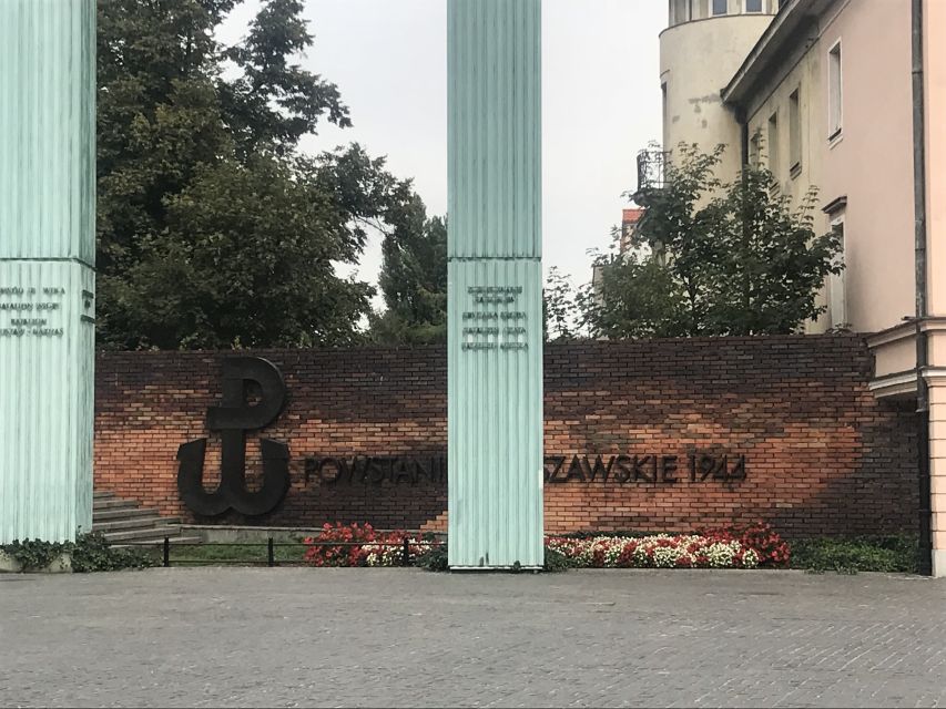 Warsaw: 2-Hour Guided Old Town Walking Tour - What the feedback suggests about the guiding