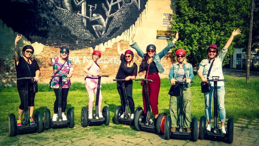 Warsaw: 2-Hour Guided Segway Tour - Starting at Chmielna 2 and learning the Segway