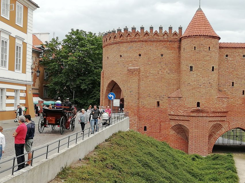 Warsaw: 2-Hour Old Town Walking Tour - Starting at the Copernicus Monument