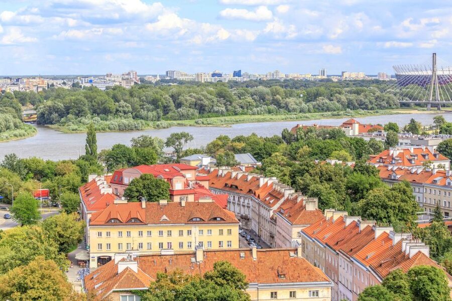 Warsaw: 2-Hour Praga Walking Tour - Reading the scars on pre-war tenements