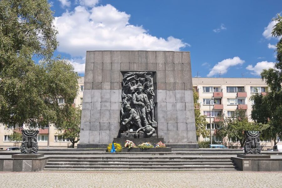 Warsaw: 3-Hour Panoramic City Bus Tour with Pickup - Umschlagplatz, one of Warsaw’s hardest stops