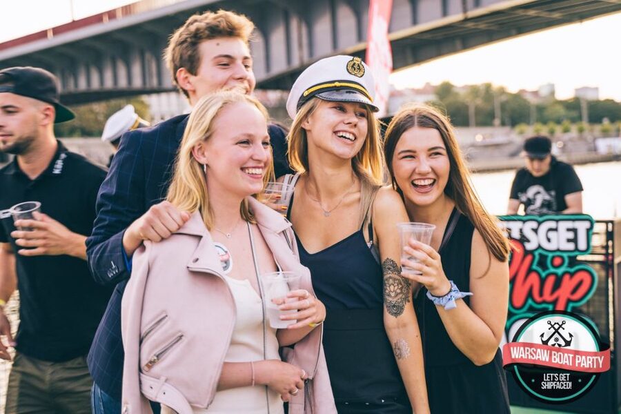 Warsaw: Boat Party with Unlimited Drinks &VIP Club Entrance - Continuing with the two-hour pub crawl
