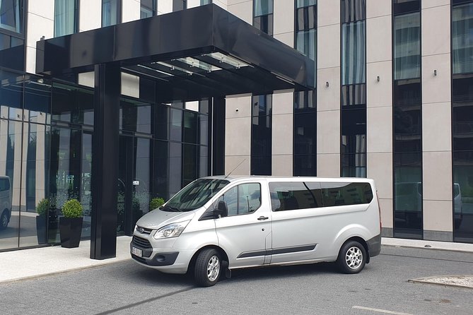 Warsaw Chopin Airport private transfer 5 to 8 passengers - Key points at a glance