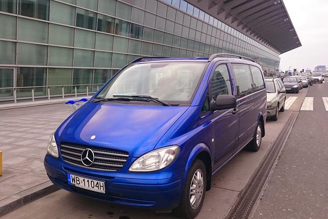 Warsaw Chopin Airport private transfer 5 to 8 passengers - A simple landing at Warsaw Chopin Airport