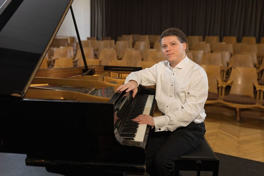 Warsaw: Chopin Concert at Historical Venue in Old Town - The setting: atmospheric, but not a formal concert hall