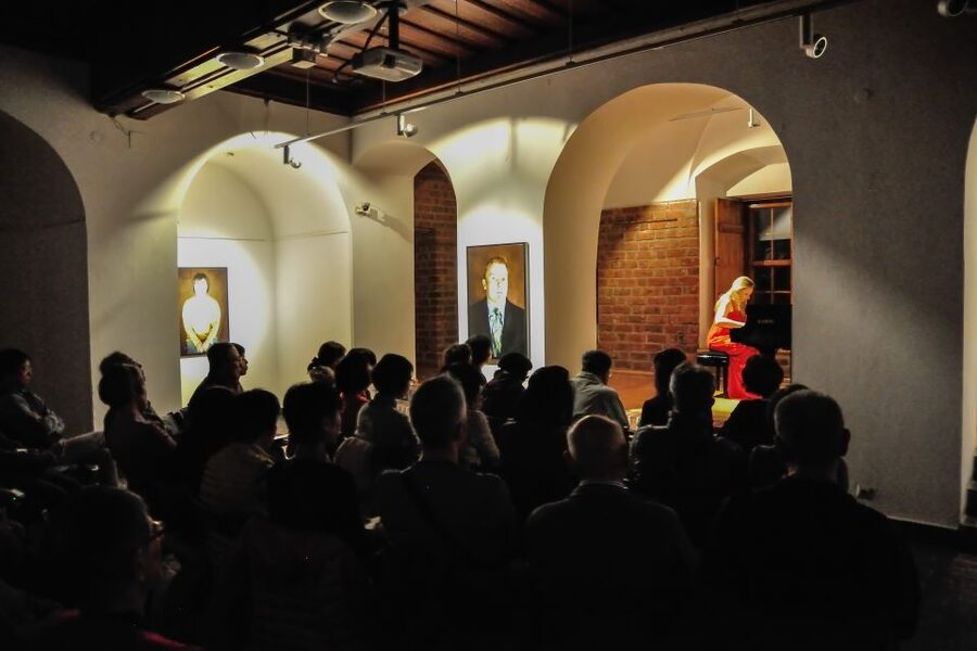 Warsaw: Chopin Concert in the Old Town - One hour of Chopin, split into two sets