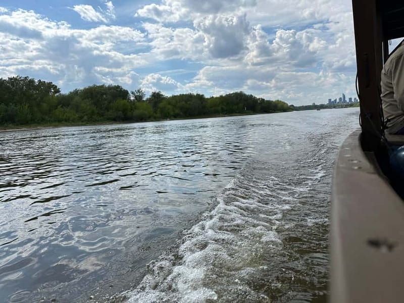 Warsaw: cruise on the Vistula - Bridges, beaches, and the changing city view