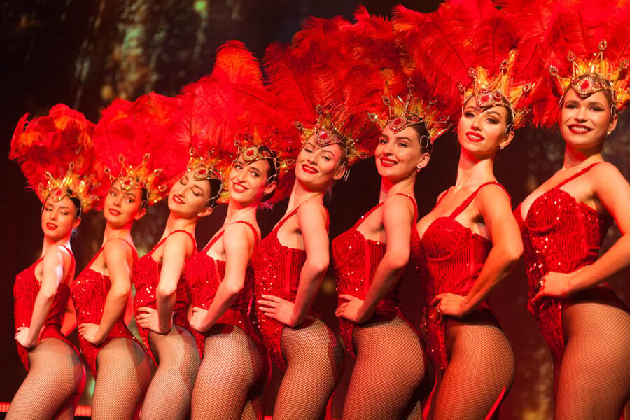Warsaw: Dinner Show at Sabat Theatre - Who will enjoy the full five hours?
