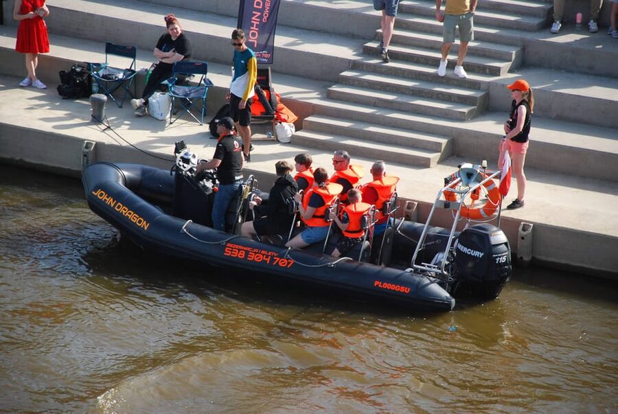 Warsaw: Explore the Vistula on Its Longest Speedboat Route - Weather, comfort, and practical limits