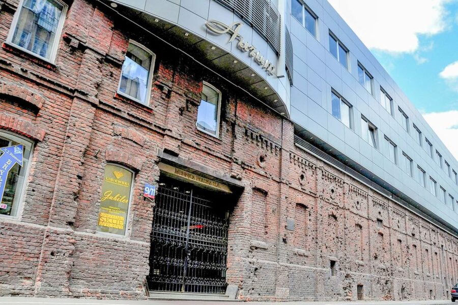 Warsaw: Ghetto, Jewish Cemetery & POLIN Museum Private Tour - Extending the route to the Jewish Cemetery in Muranow