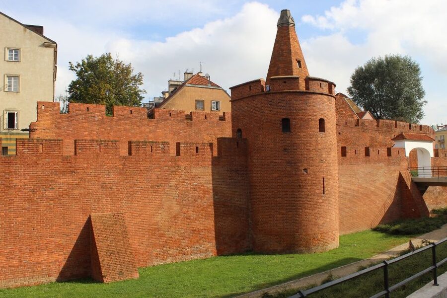 Warsaw: Highlights of Old & New Town Private Guided Tour - Why this private Warsaw route works well