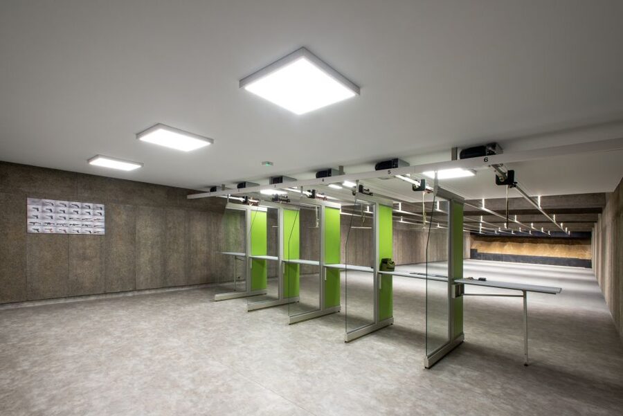 Warsaw: Indoor Shooting Range Experience - What the one-hour session is like