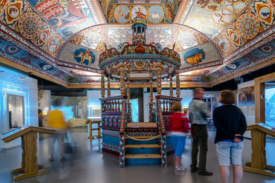 Warsaw: Jewish Heritage & Holocaust Walking Tour - How the guides shape the experience
