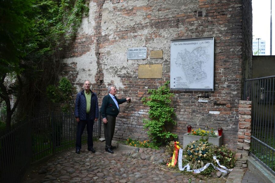 Warsaw Jewish Heritage Private Tour in Retro Fiat - Key points to know before booking