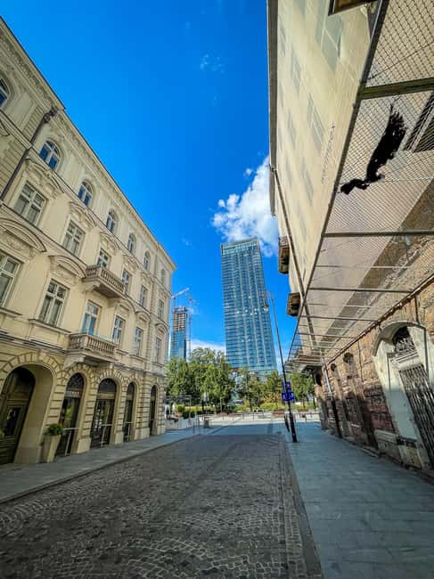 Warsaw: Jewish History Guided Walking Tour in English - The value of a live guide for a rebuilt city