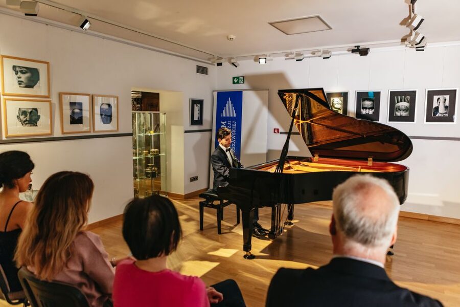 Warsaw: Live Chopin Piano Concert - What the 55-minute program feels like