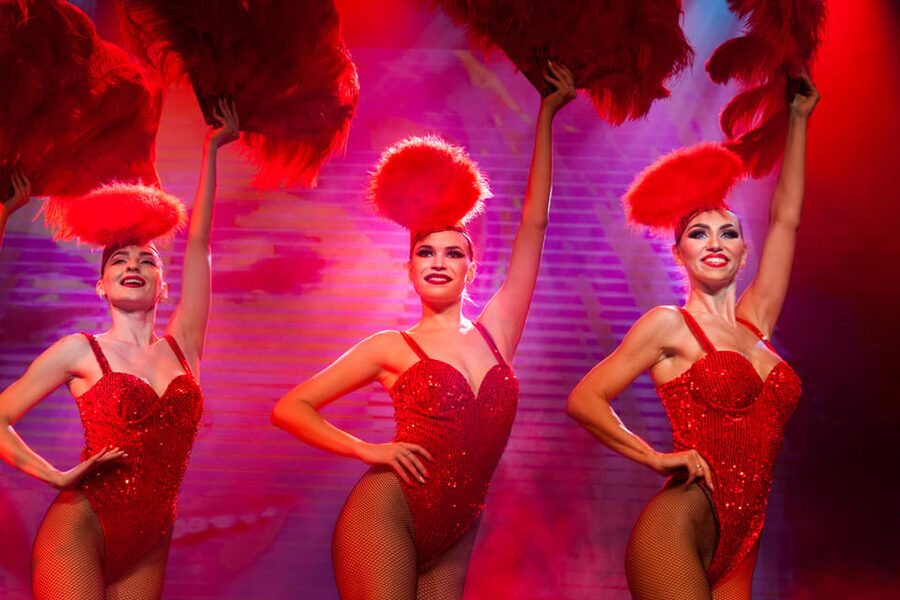 Warsaw: Live Show at Sabat Theatre - Who should book this Warsaw show?