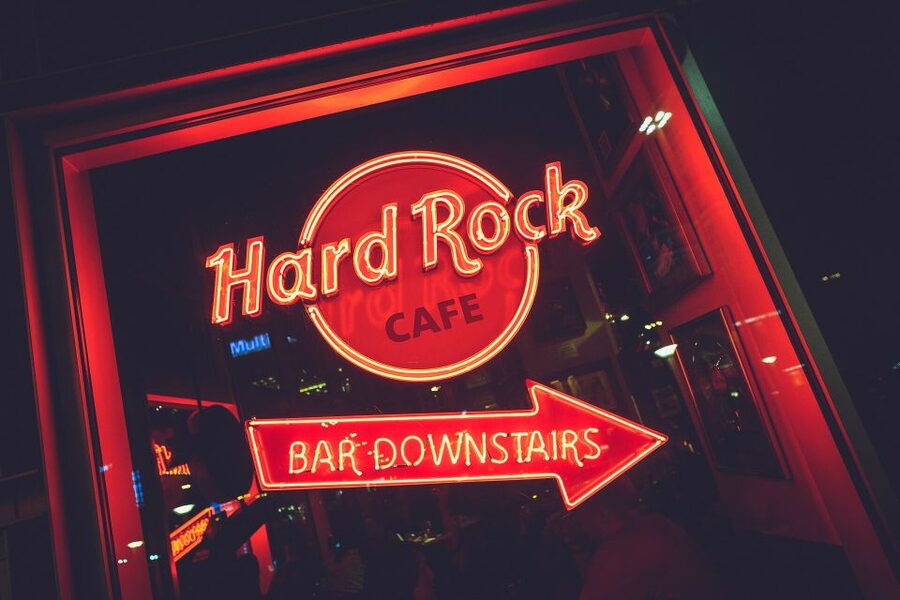 Warsaw: Lunch or dinner at Hard Rock Cafe with Skip-the-Line - A central Warsaw meal with a rock museum attached