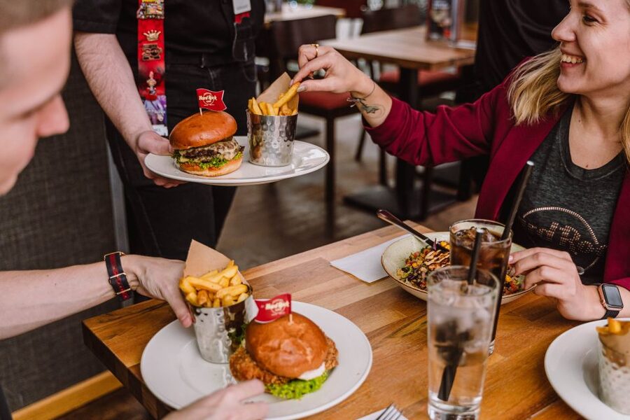 Warsaw: Lunch or dinner at Hard Rock Cafe with Skip-the-Line - Dessert and drinks keep the menu simple