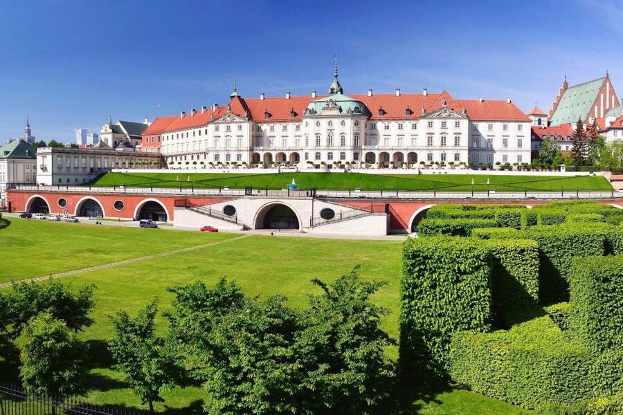 Warsaw: Old and New Town Private Walking Tour - Grand Theatre, National Opera, and the Tomb of the Unknown Soldier