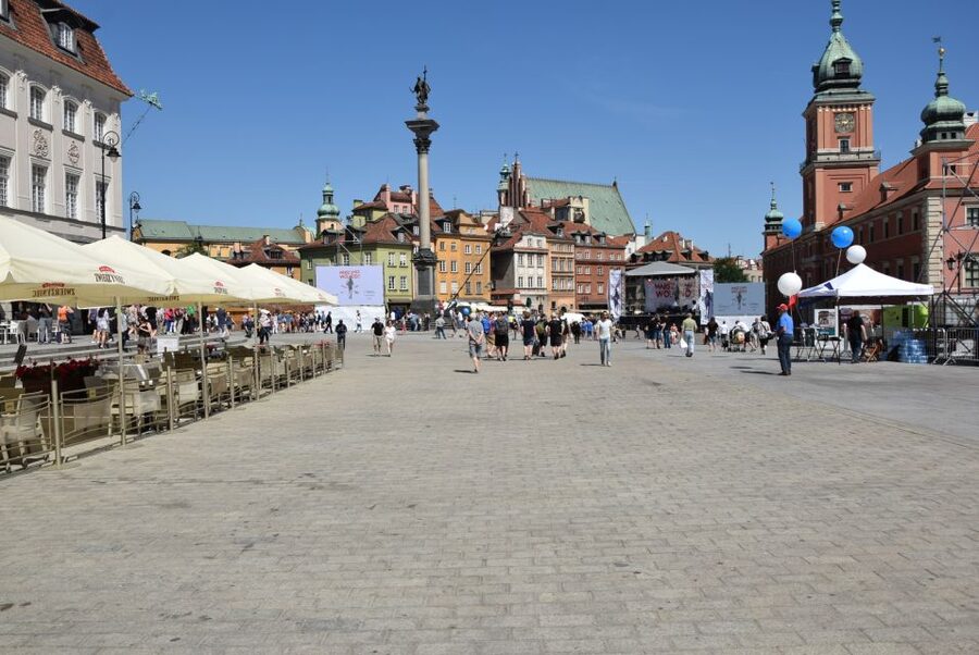 Warsaw: Old Town Guided Walking Tour - The Ghetto Wall Monument and Jewish Warsaw