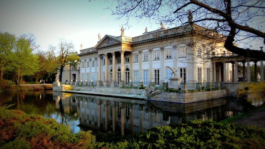 Warsaw: Old Town Highlights Private Walking Tour - Walking from Old Town toward New World