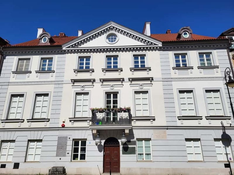 Warsaw Old Town UNESCO HERITAGE walking tour in English - From the medieval walls to the Barbican