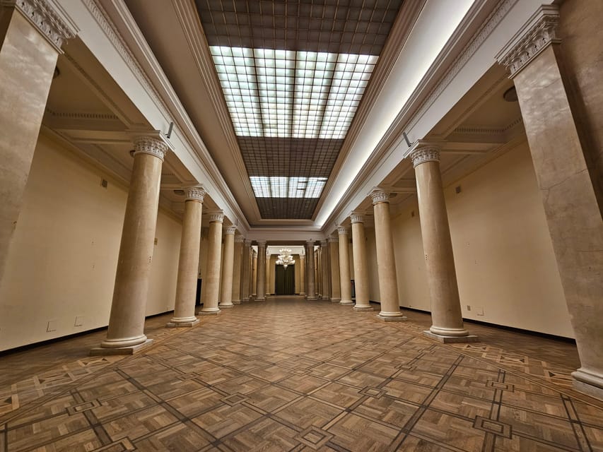 Warsaw: Palace of Culture and Science Guided Tour - What the tour really shows you
