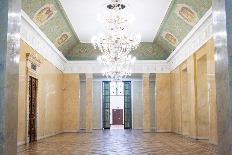 Warsaw: Palace of Culture and Science Tour with Terrace - Why the Palace of Culture still matters in Warsaw