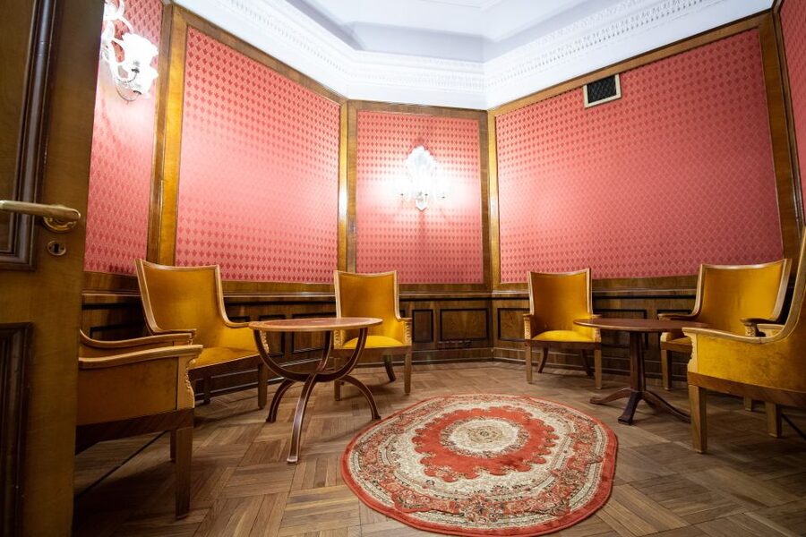 Warsaw: Palace of Culture and Science Tour with Terrace - Who will enjoy this tour most