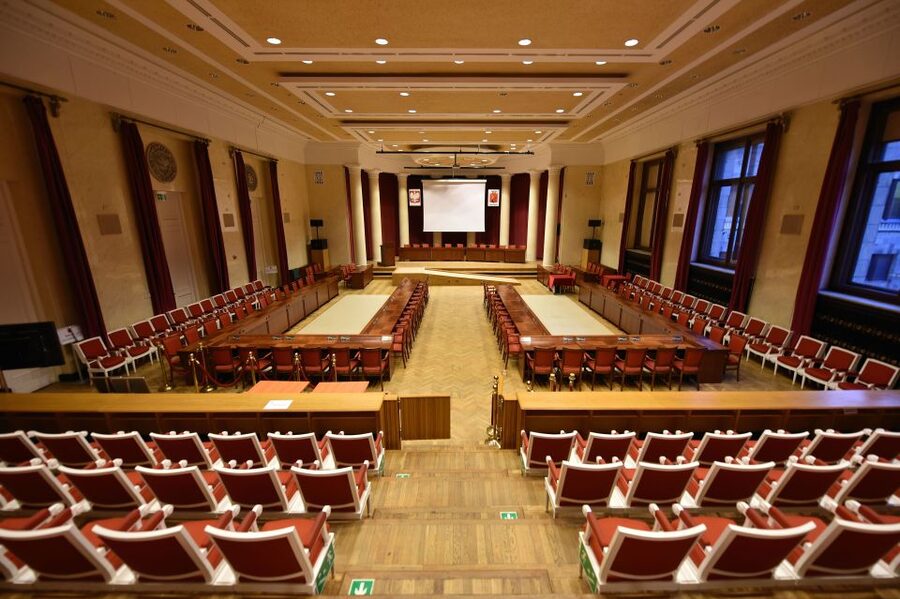 Warsaw: Palace of Culture & Warsaw City Center Private Tour - The two-hour schedule and private format