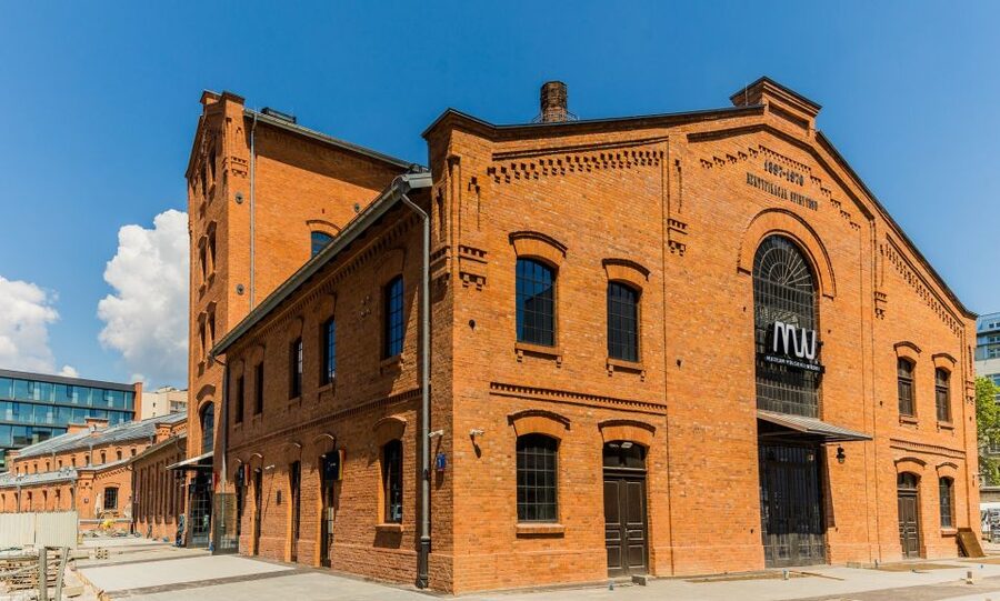 Warsaw: Praga District Tour with Vodka Museum and Tasting - The Żabiński Villa and a difficult wartime story